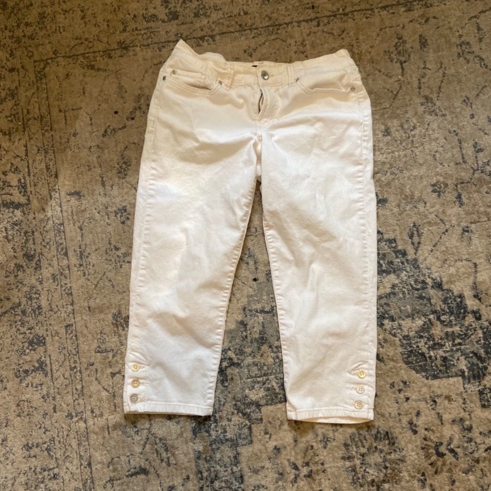 Nine West white capris 8/28